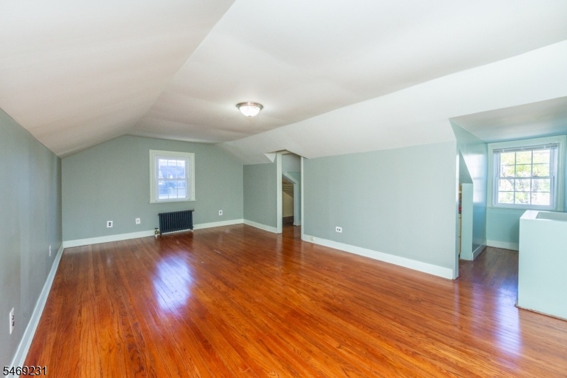 Large upstairs bedroom