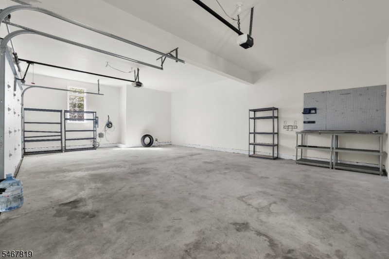 OVERSIZED GARAGE