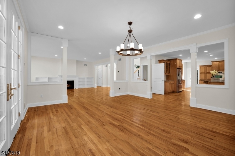 FORMAL DINING