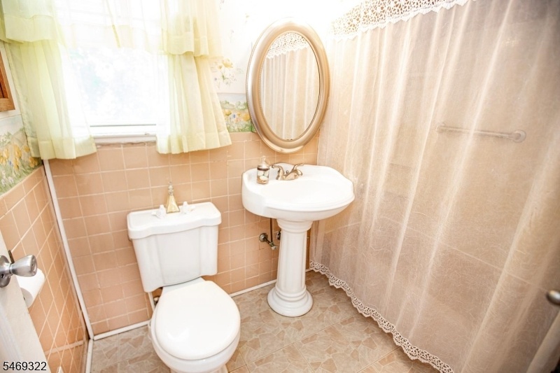 Main Bath, SOT