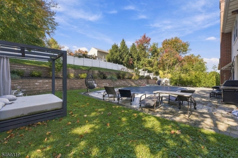 Stunning Backyard w Pool