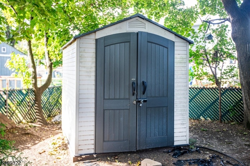 Bonus Shed 2 Included.