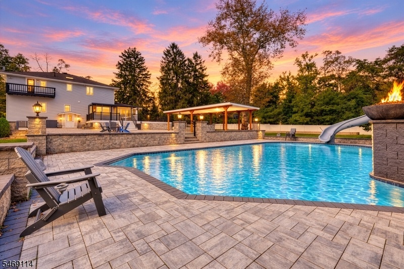Pool/Backyard
