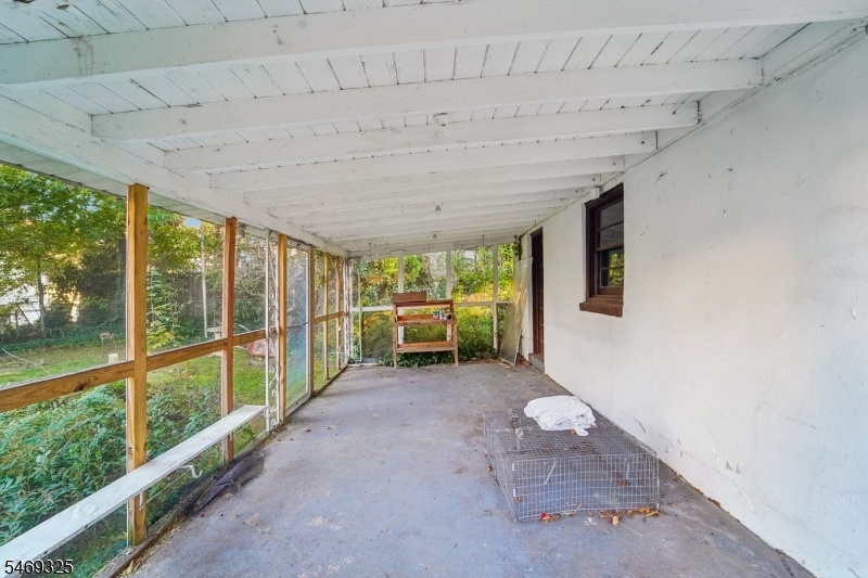 Garage Breezeway