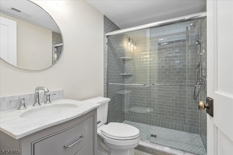 3rd Fl Full Bath