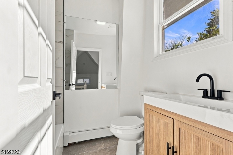 BATH 3 RD FL