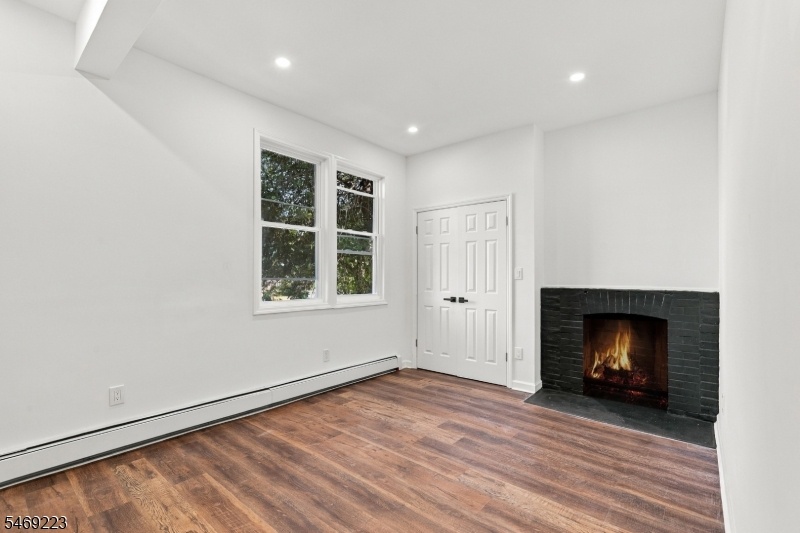 1ST FLBEDROOM