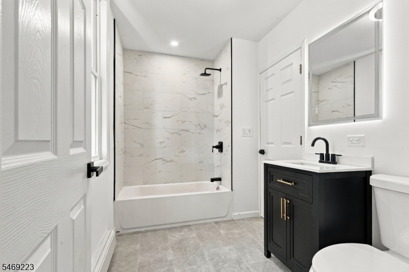 1ST FL BATH