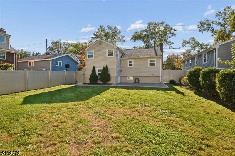 Private and fenced yard