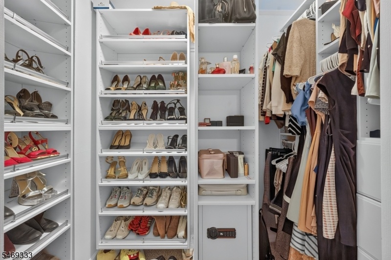 Walk in Closet