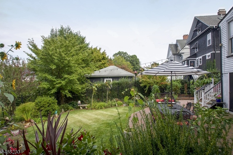 Private and Spacious Yard