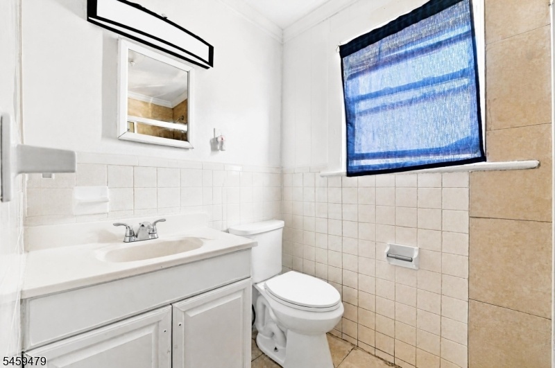 Unit 2 - Bathroom