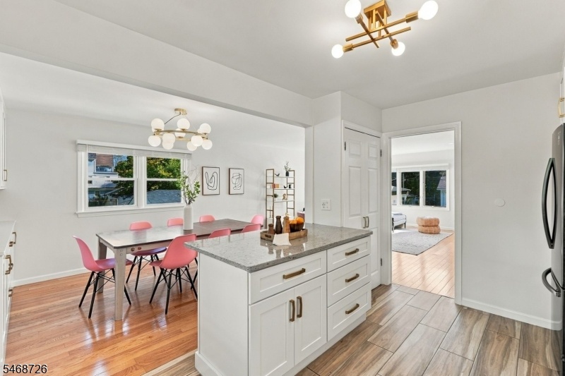 Kitchen/ Dining room