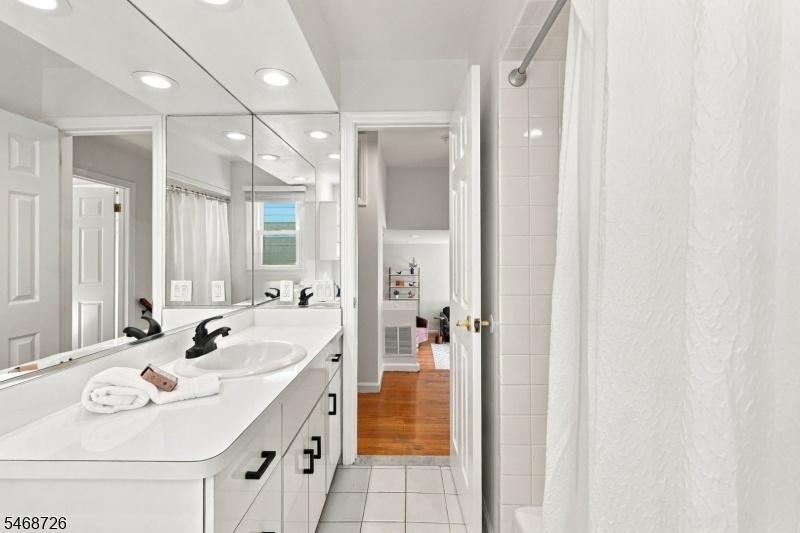 2nd floor Full Bedroom