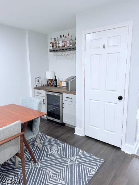 Dining Area-Coffee Bar