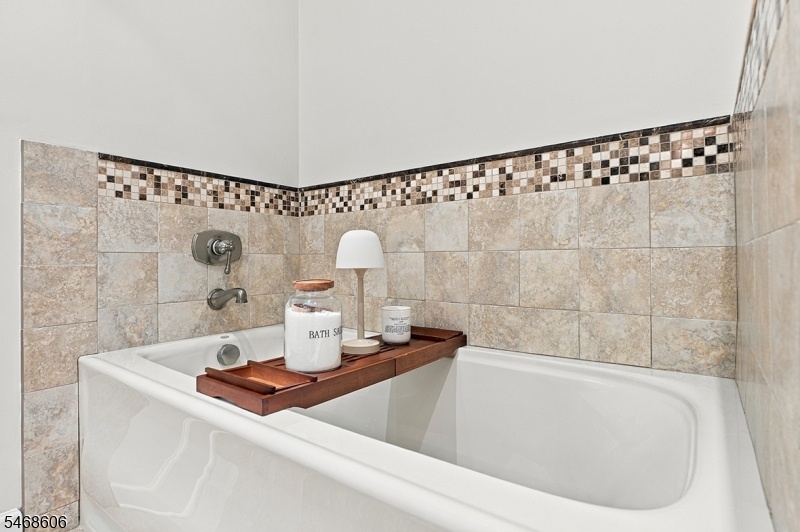 Spa-like Soaking Tub