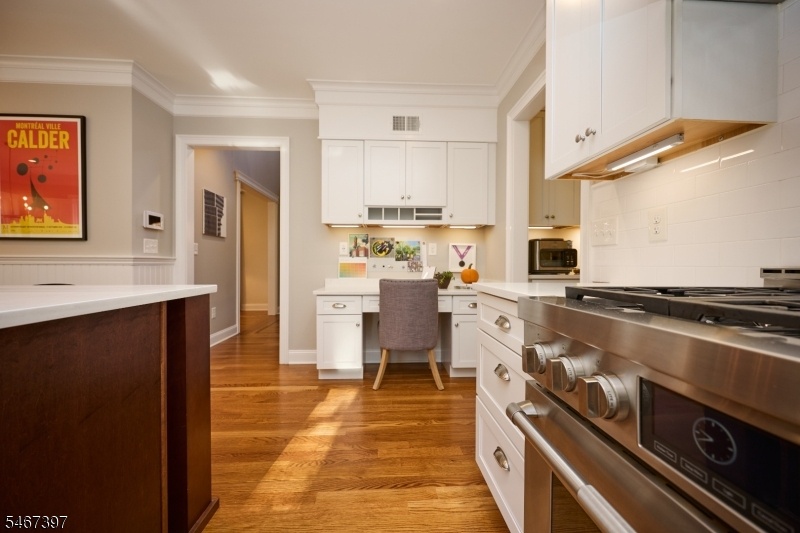 In-Kitchen desk/Command Statin