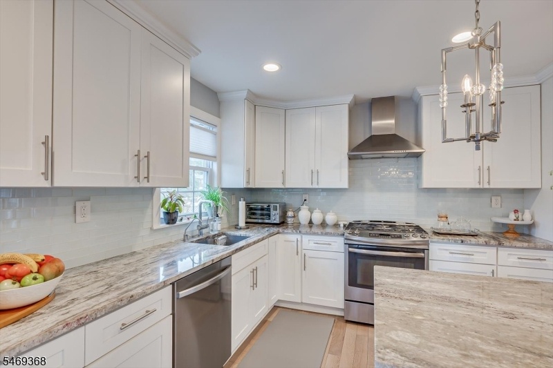 Kitchen 6