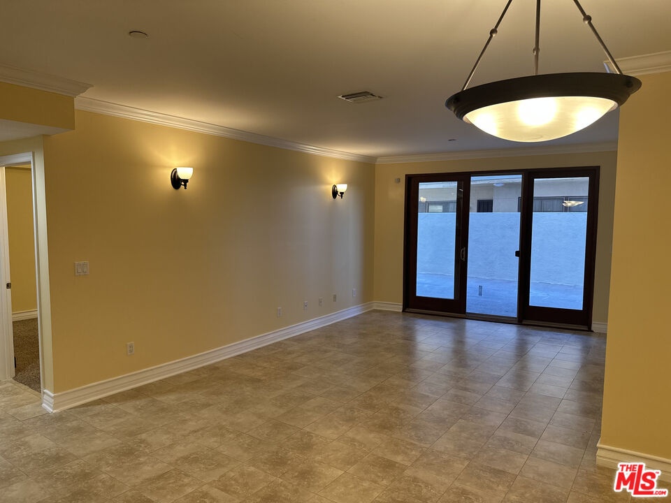 Living Room 5