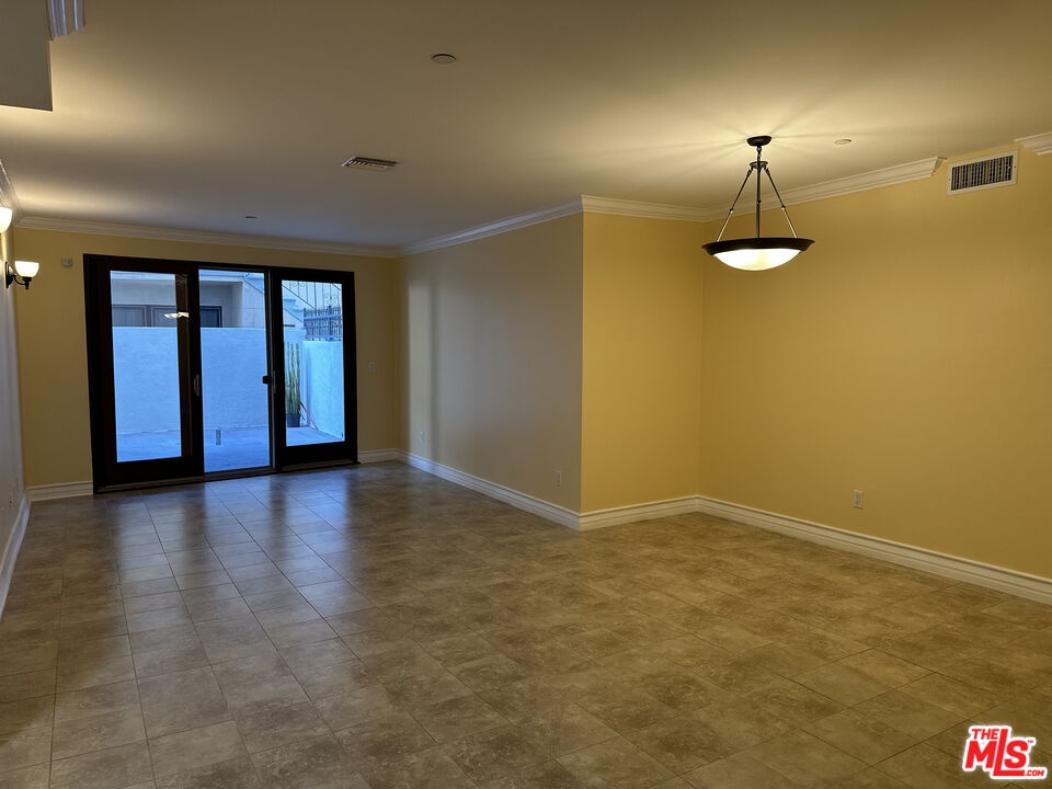 Living Room 6