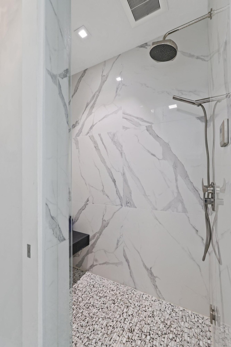 MASTER SHOWER