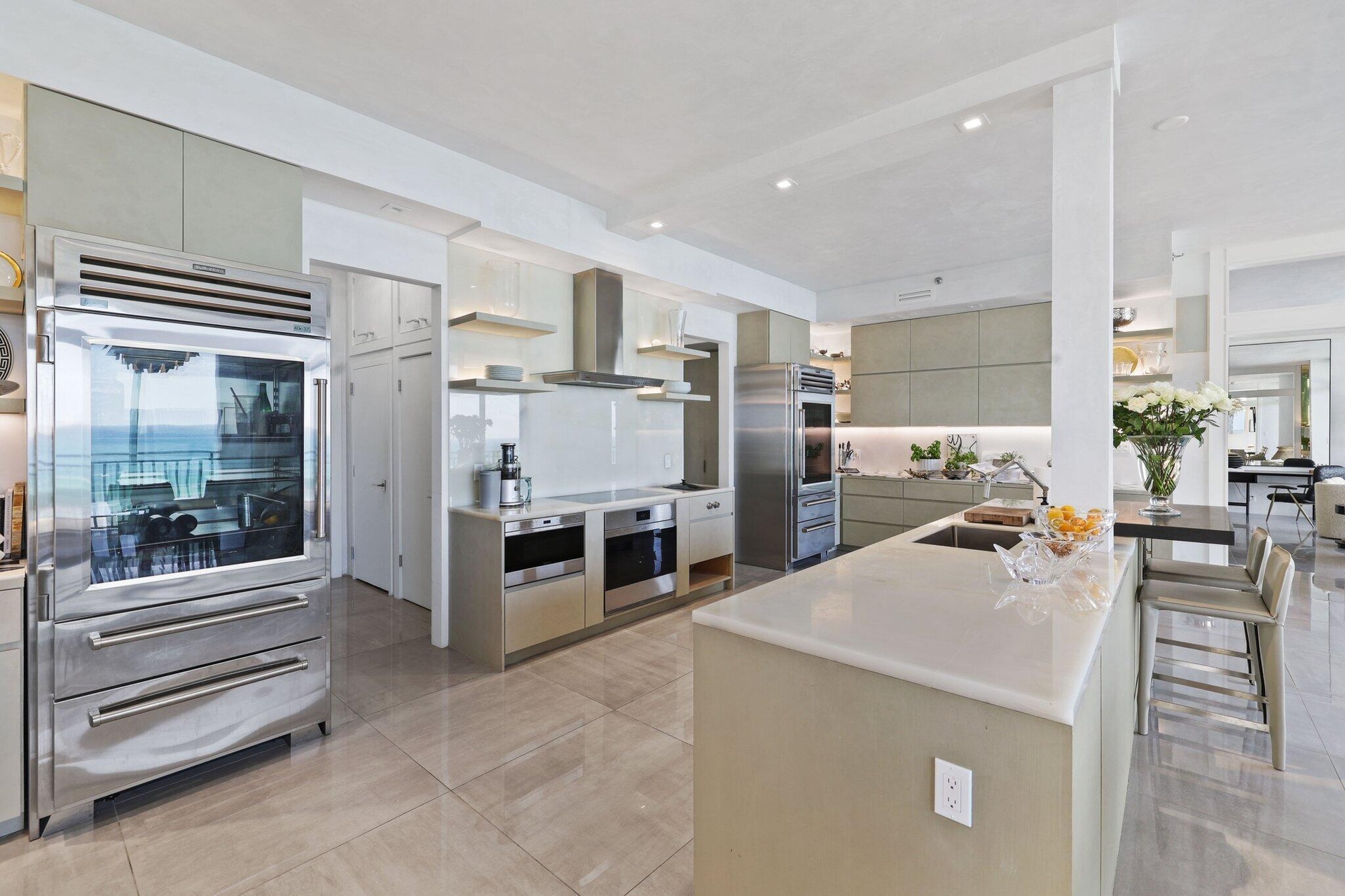Chef’s Kitchen and Island