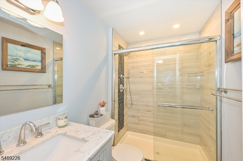 Main Full bath