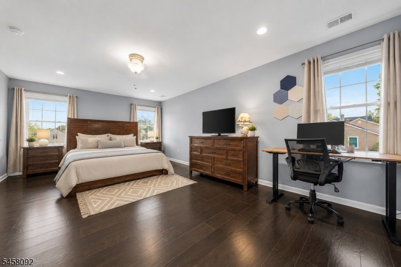 Primary Bed Virtually Enhanc