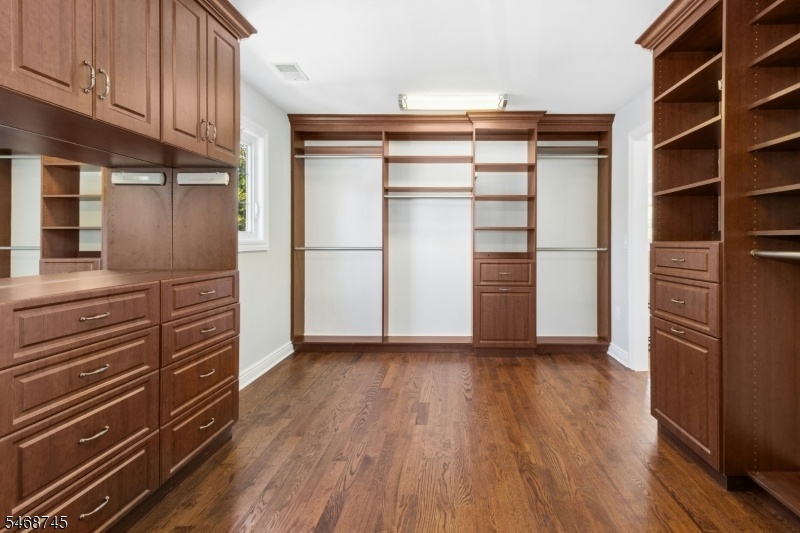 Dressing Room/Walk in CLoset