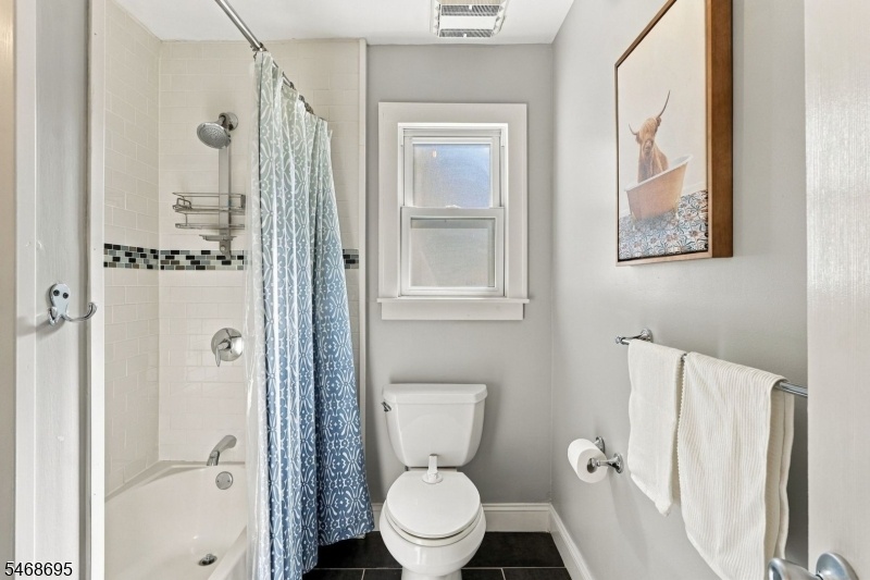 2nd floor Full Bath