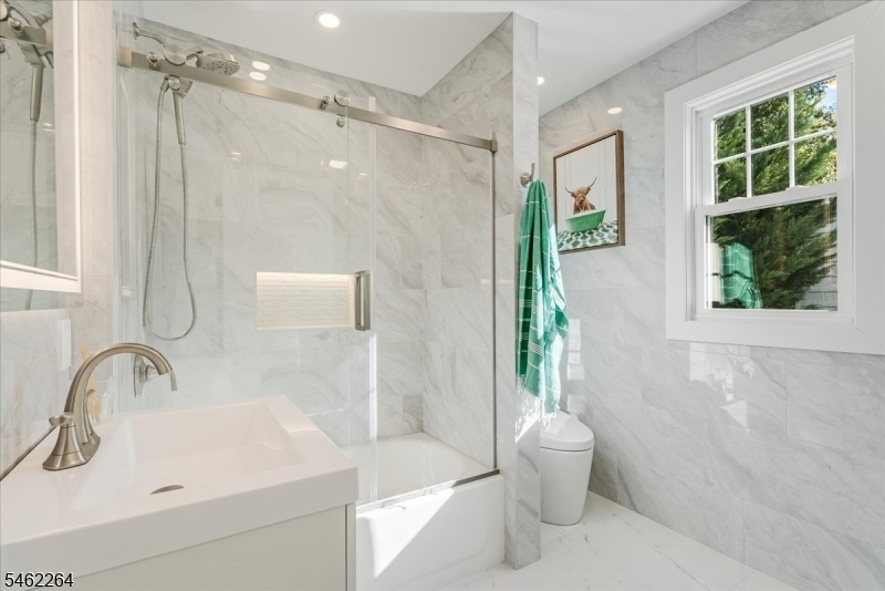 2nd Floor Hall Bath