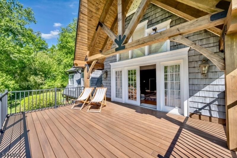 Front 2nd story porch