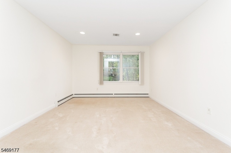 MASTER BEDROOM SUITE