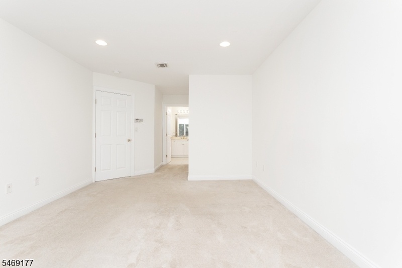 ADDITIONAL MASTER SUITE VIEW
