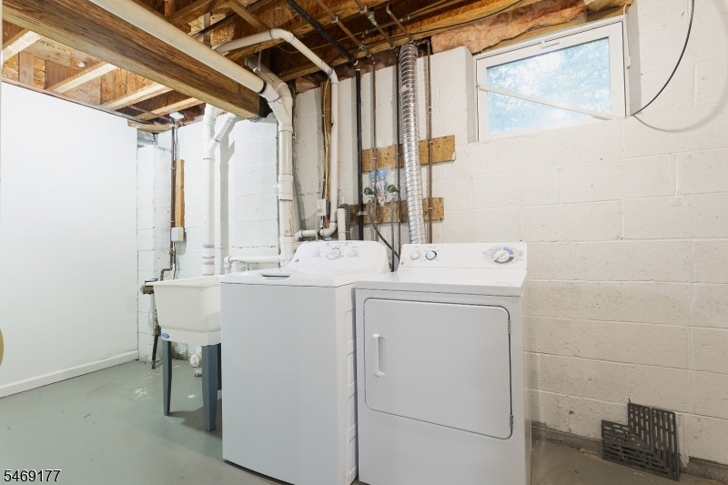 LAUNDRY / UTILITY ROOM