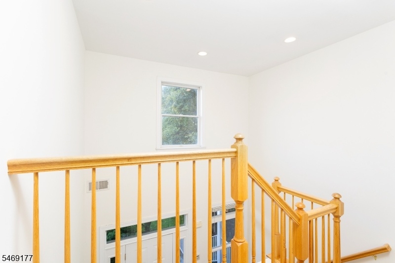 2ND FLOOR VIEW TO FRONT FOYER