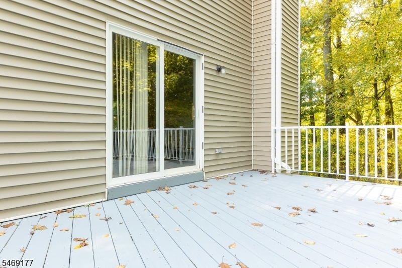 SLIDING GLASS DOOR ENTRANCE