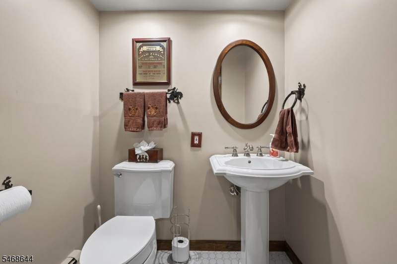 Powder Room 1st Floor