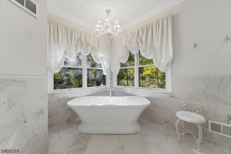 Soaking tub- primary ensuite