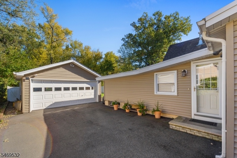 62 Lake Shore Lake Hiawatha
