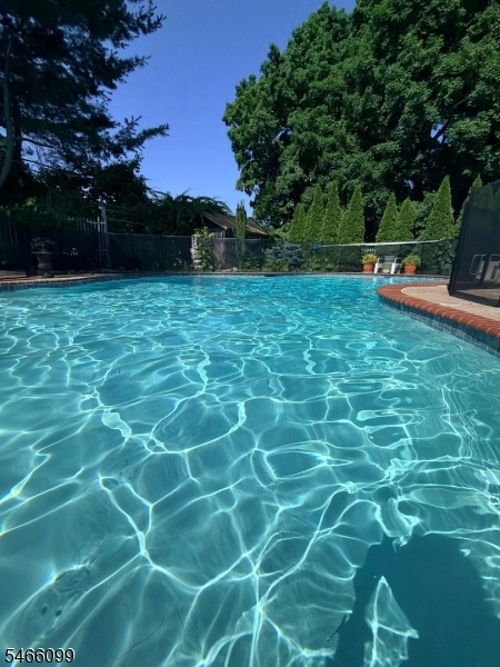 Pool in Sumer