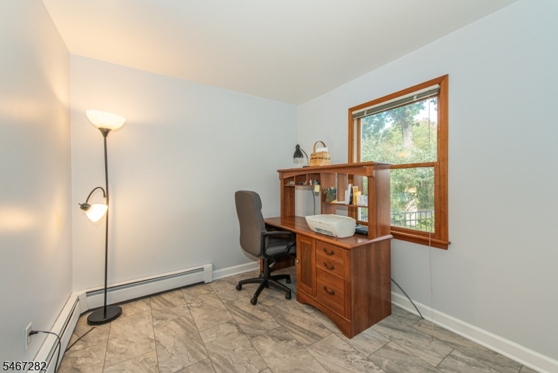 1st Floor Bedroom/Office