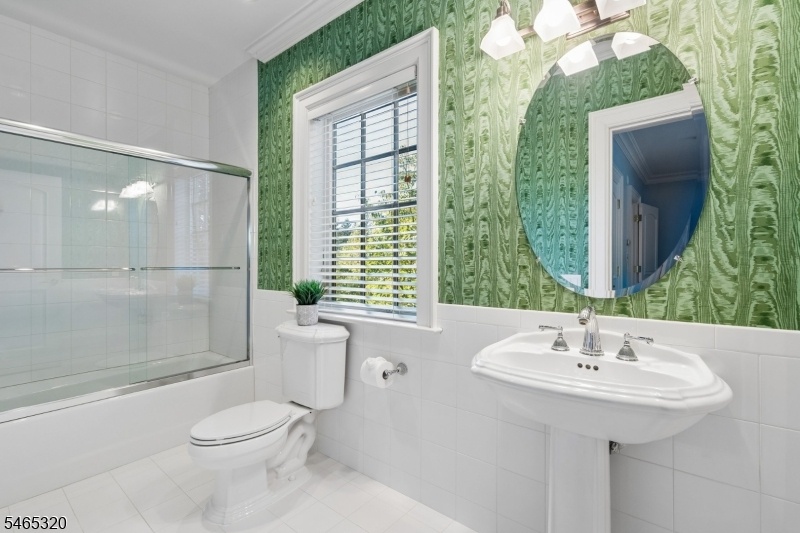 Ensuite Bath #1