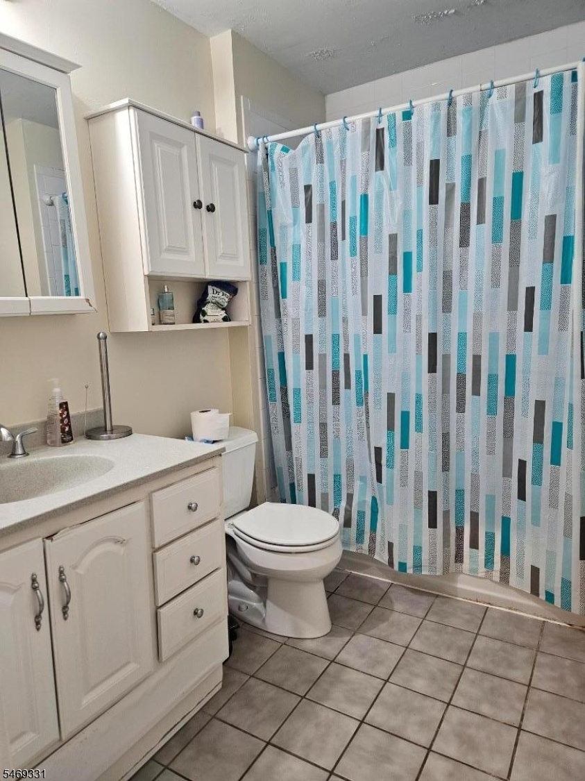 Bathroom Unit 2