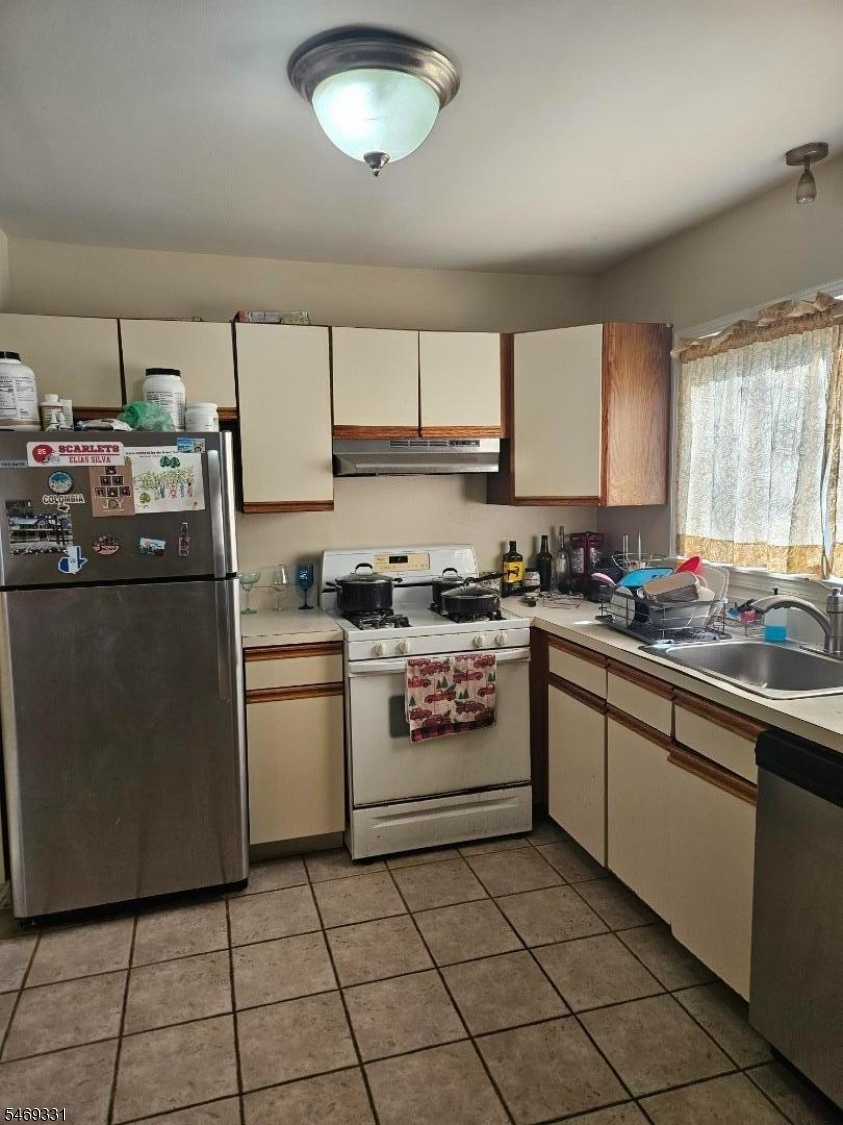 Kitchen Unit 2