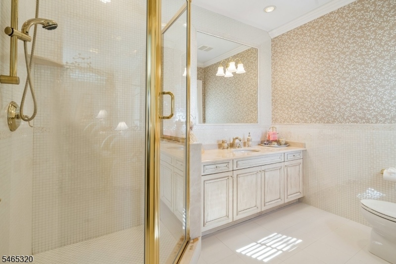 Ensuite Bath #2