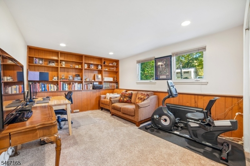 Bedroom/Office