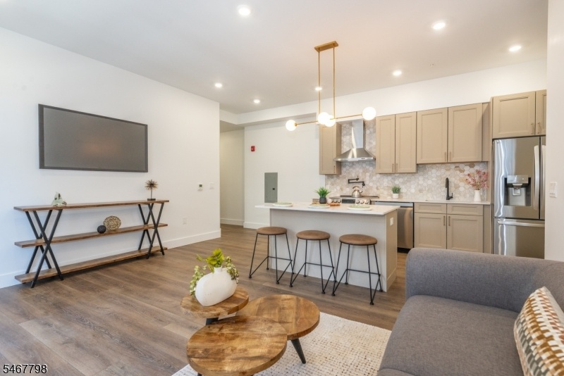 Living Room / Kitchen