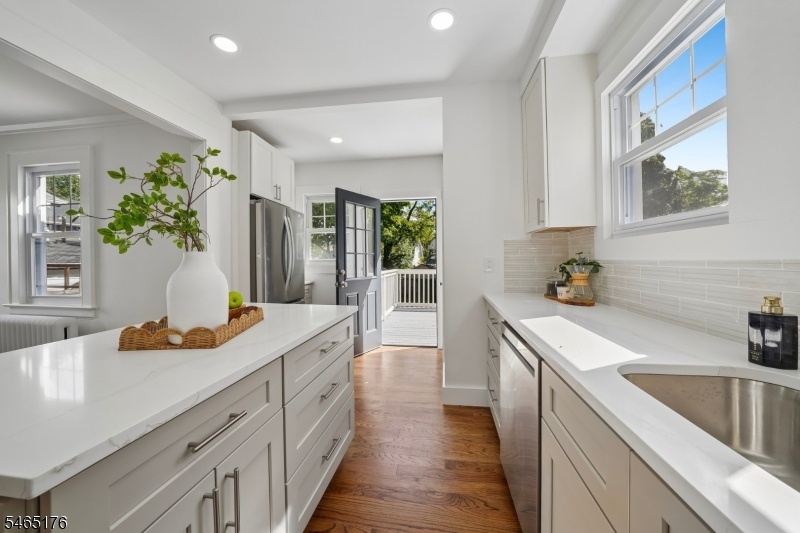 Beautiful NEW kitchen