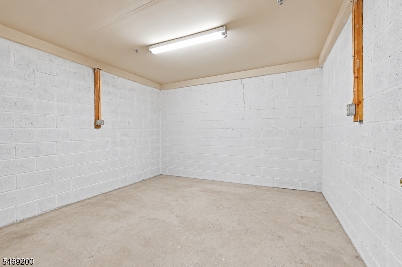 PRIVATE STORAGE
